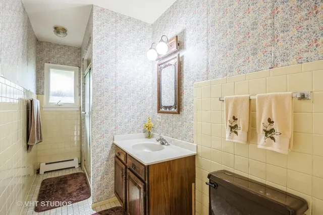 $375,000 | 1715 West Main Street, Sleepy Hollow, IL 60118