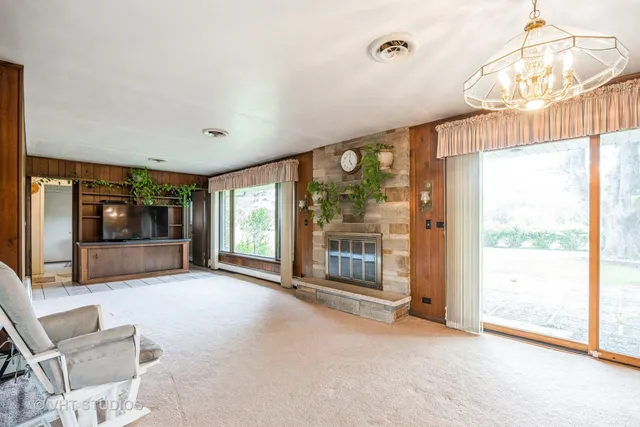 $375,000 | 1715 West Main Street, Sleepy Hollow, IL 60118