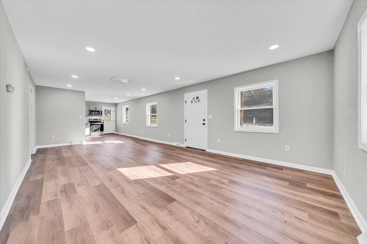 1185 Colonial Road Blue Ridge, VA 24064 - Photo 3 of 24 02-MIB03206