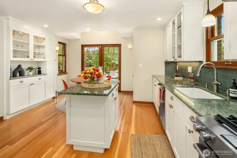 $1,750,000 | 6856 17th Avenue Northeast, Seattle, WA 98115