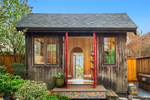 $1,750,000 | 6856 17th Avenue Northeast, Seattle, WA 98115