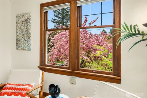 $1,750,000 | 6856 17th Avenue Northeast, Seattle, WA 98115