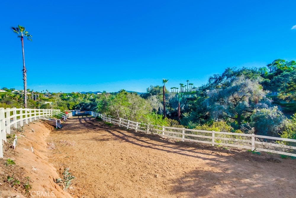 3927 Valle Del Sol Bonsall, CA 92003 - Photo 29 of 41