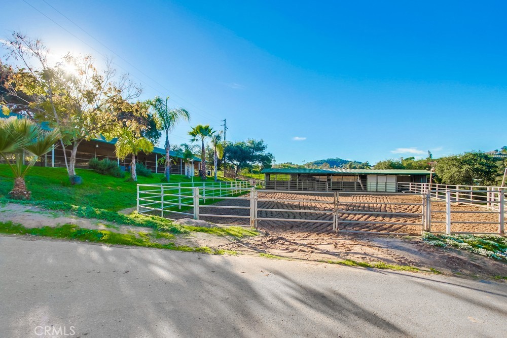 3927 Valle Del Sol Bonsall, CA 92003 - Photo 31 of 41