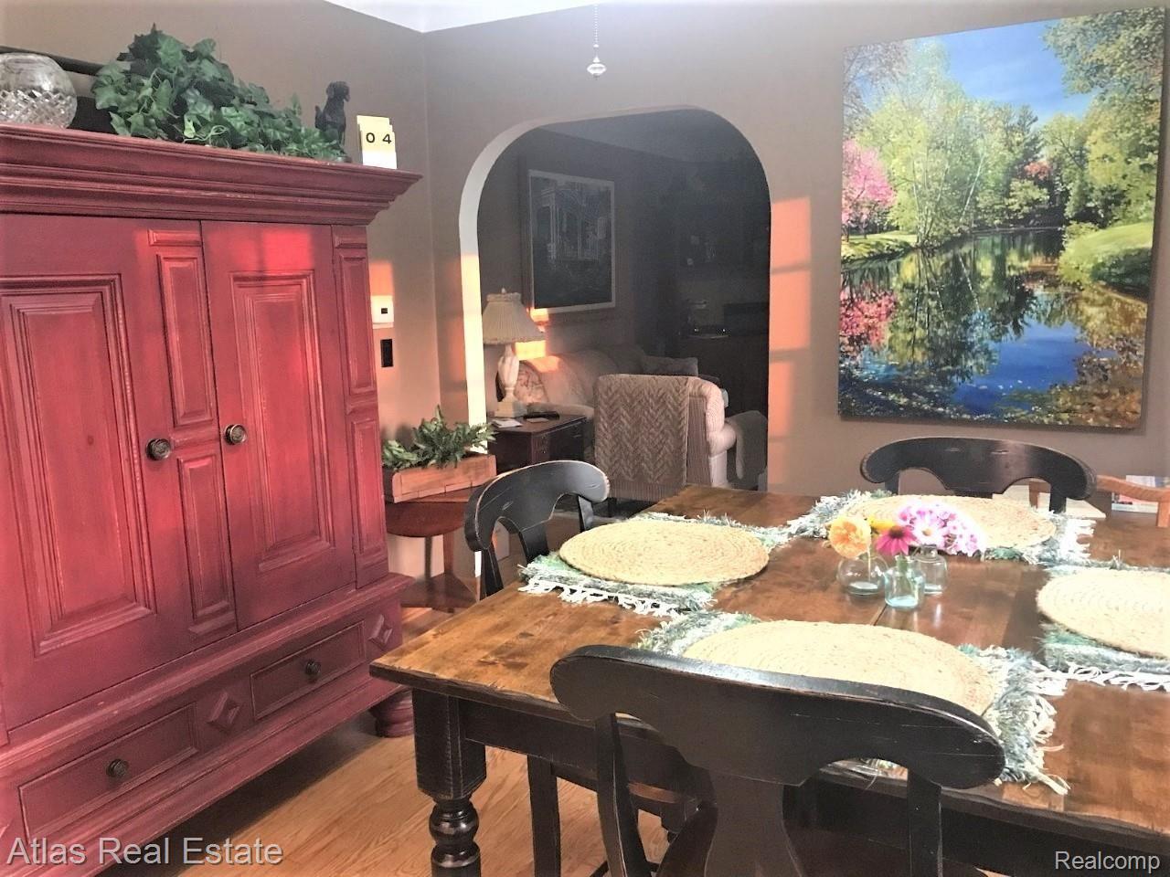 6401 Fenton Road Flint, MI 48507 - Photo 19 of 26 diningroom 2.jpg