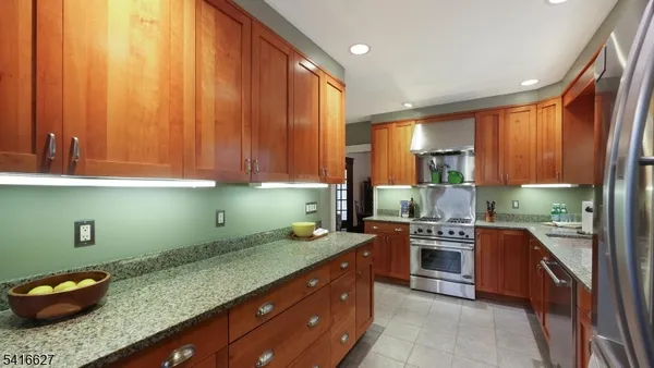 $1,229,000 | 555 Shackamaxon Drive, Westfield, NJ 07090