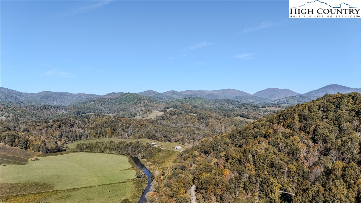 888 Benjamin Drive Boone, NC 28607 - Photo 37 of 38 a view of a bathtub in a field
