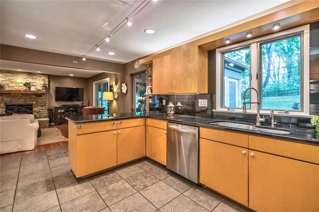 300 Wildberry Road Pittsburgh, PA 15238 - Photo 6 of 25 Kitchen opens to Great Room and Screened-in Porch