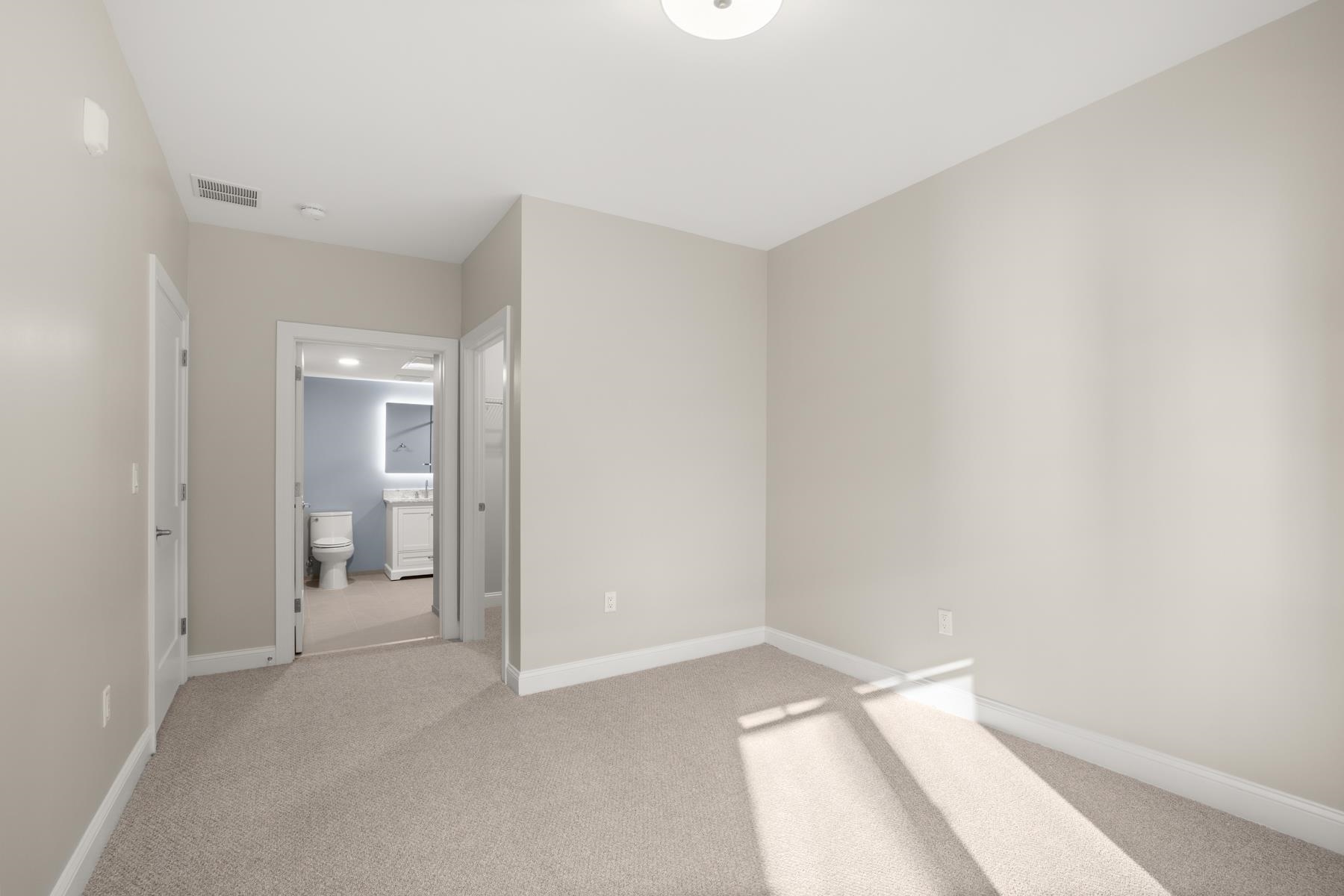 99 Foundry Place, Unit 301 Portsmouth, NH 03801 - Photo 18 of 43