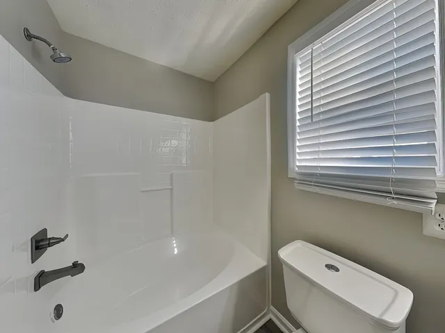 $2,089 | 108 Pembroke Court, White House, TN 37188