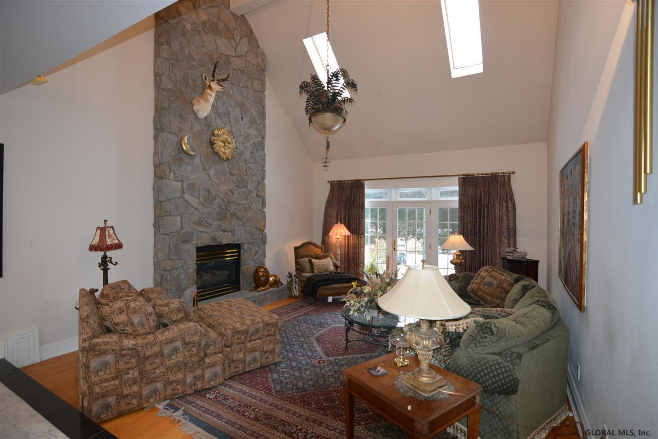 204 Font Grove Road Slingerlands, NY 12159 - Photo 5 of 25 Photo 5