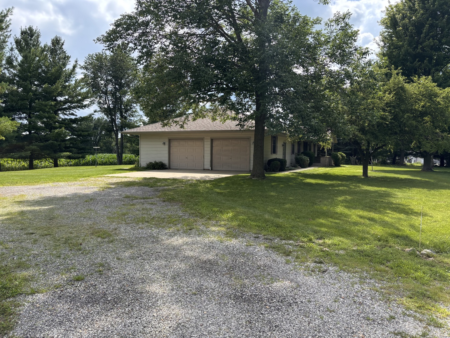 7177 Old Peoria Road Danvers, IL 61732 - Photo 7 of 34