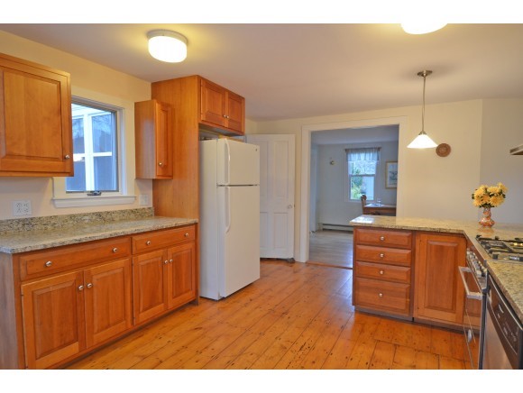 108 Whipple Road Kittery, ME 03904 - Photo 9 of 32 Gallery Image 9