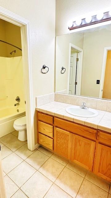 2337 Lonnie Beck Way Stockton, CA 95209 - Photo 17 of 18 Bathroom
