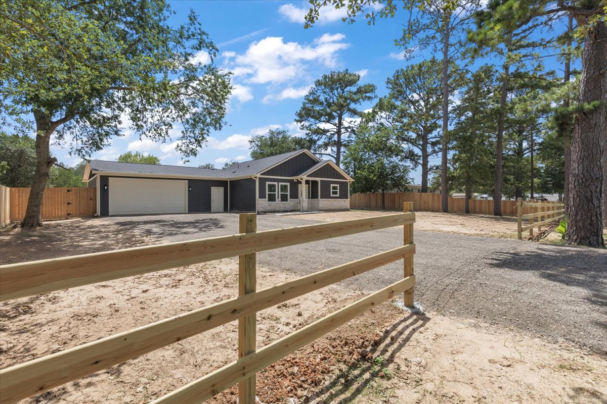 109 Clear Spring Street Bastrop, TX 78602 - Photo 2 of 29
