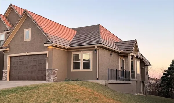 $405,000 | 821 Northeast Lone Hill Drive, Lee's Summit, MO 64064