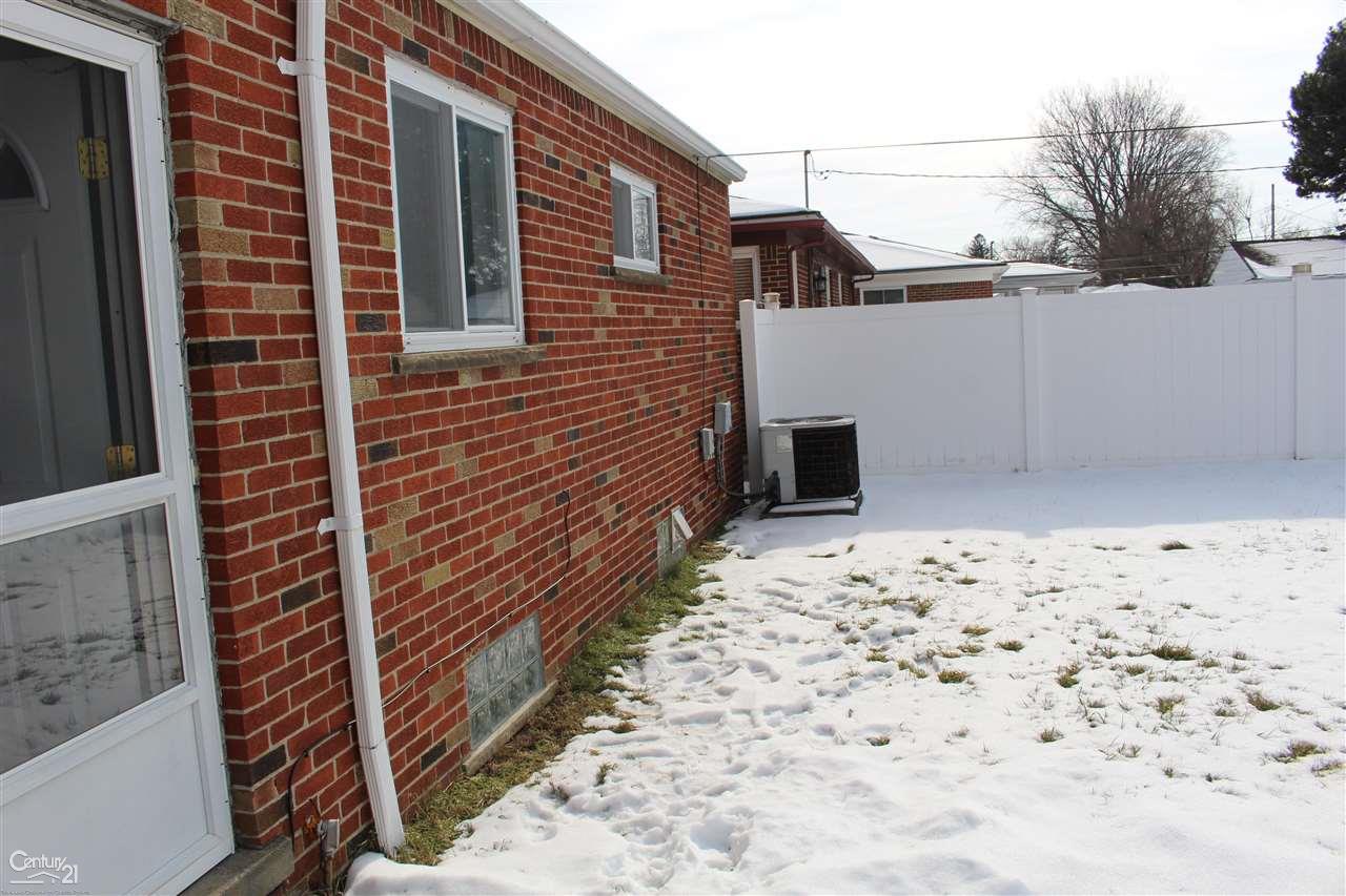9129 Appleton Redford, MI 48239 - Photo 18 of 23 Gallery Image 18