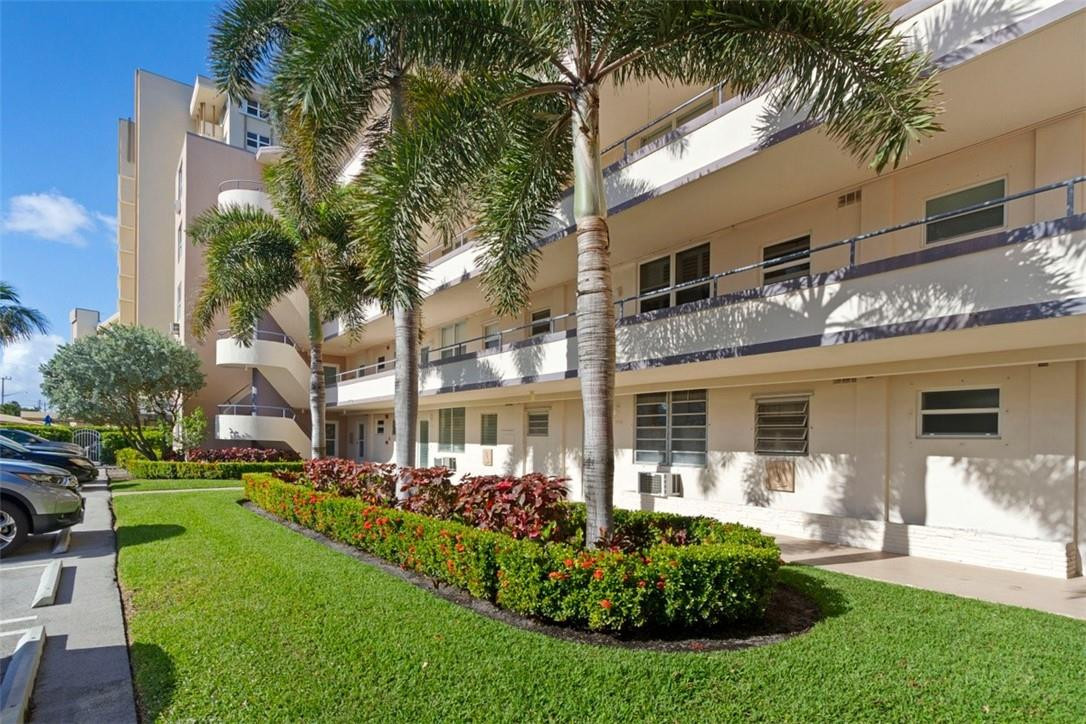 401 North Riverside Drive, Unit 308 Pompano Beach, FL 33062 - Photo 18 of 32 Photo 18