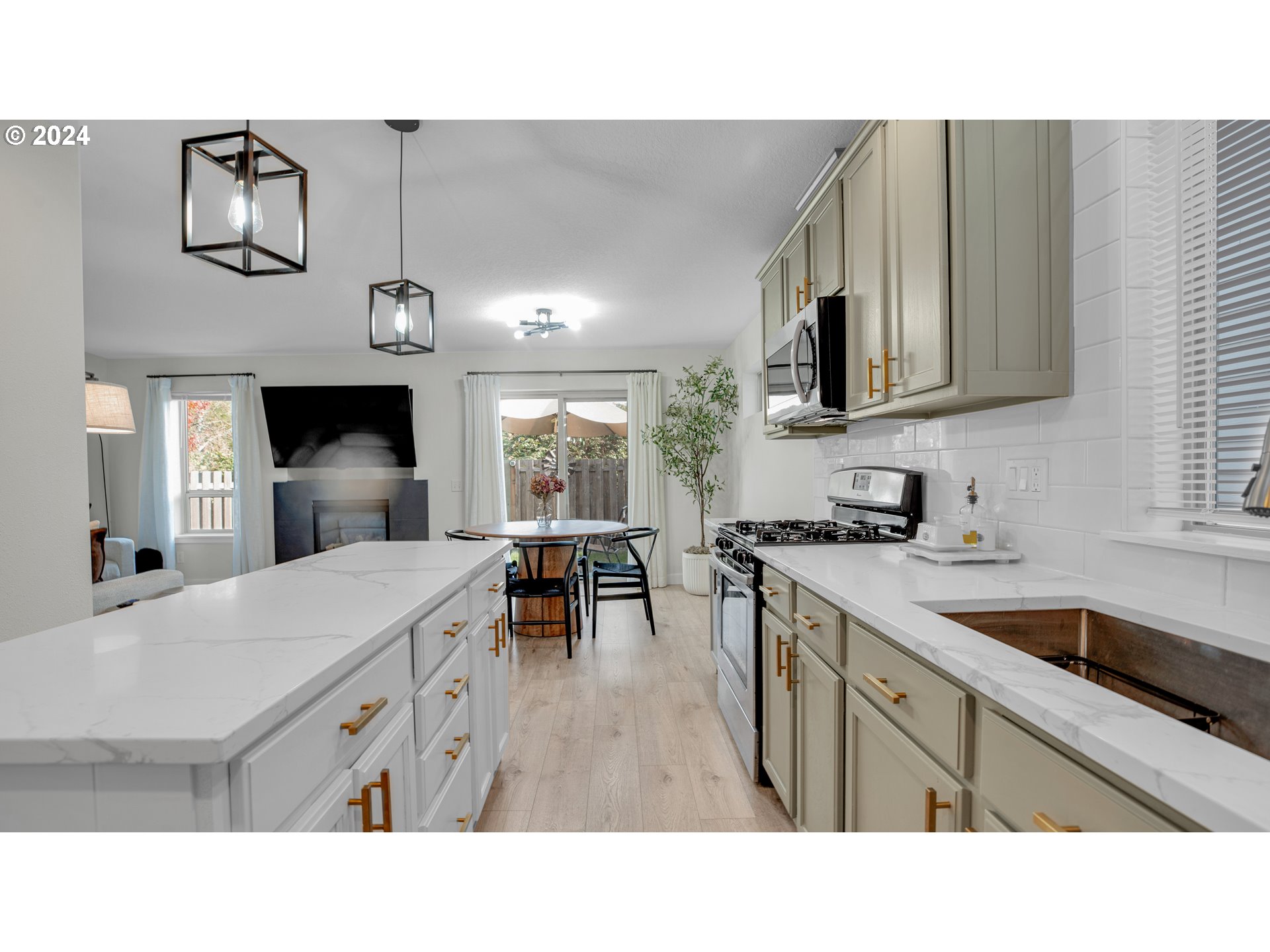 4456 Southwest 159th Avenue Beaverton, OR 97078 - Photo 9 of 32