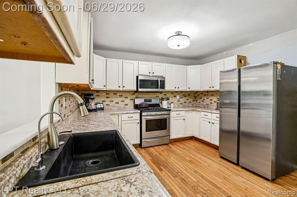 3070 Reeder Road Clarkston, MI 48346 - Photo 8 of 23