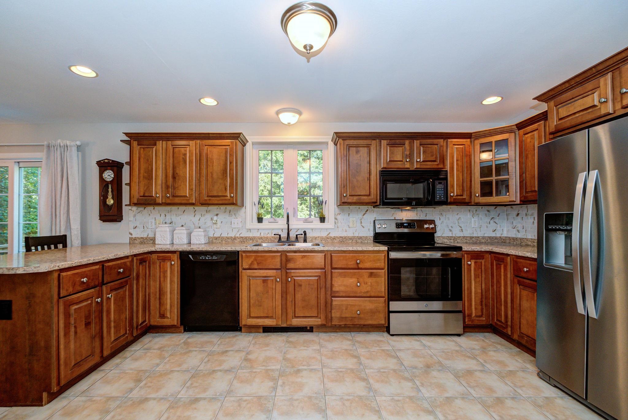 7 Rellas Ridge Road Kingston, NH 03848 - Photo 8 of 39 Gallery Image 8