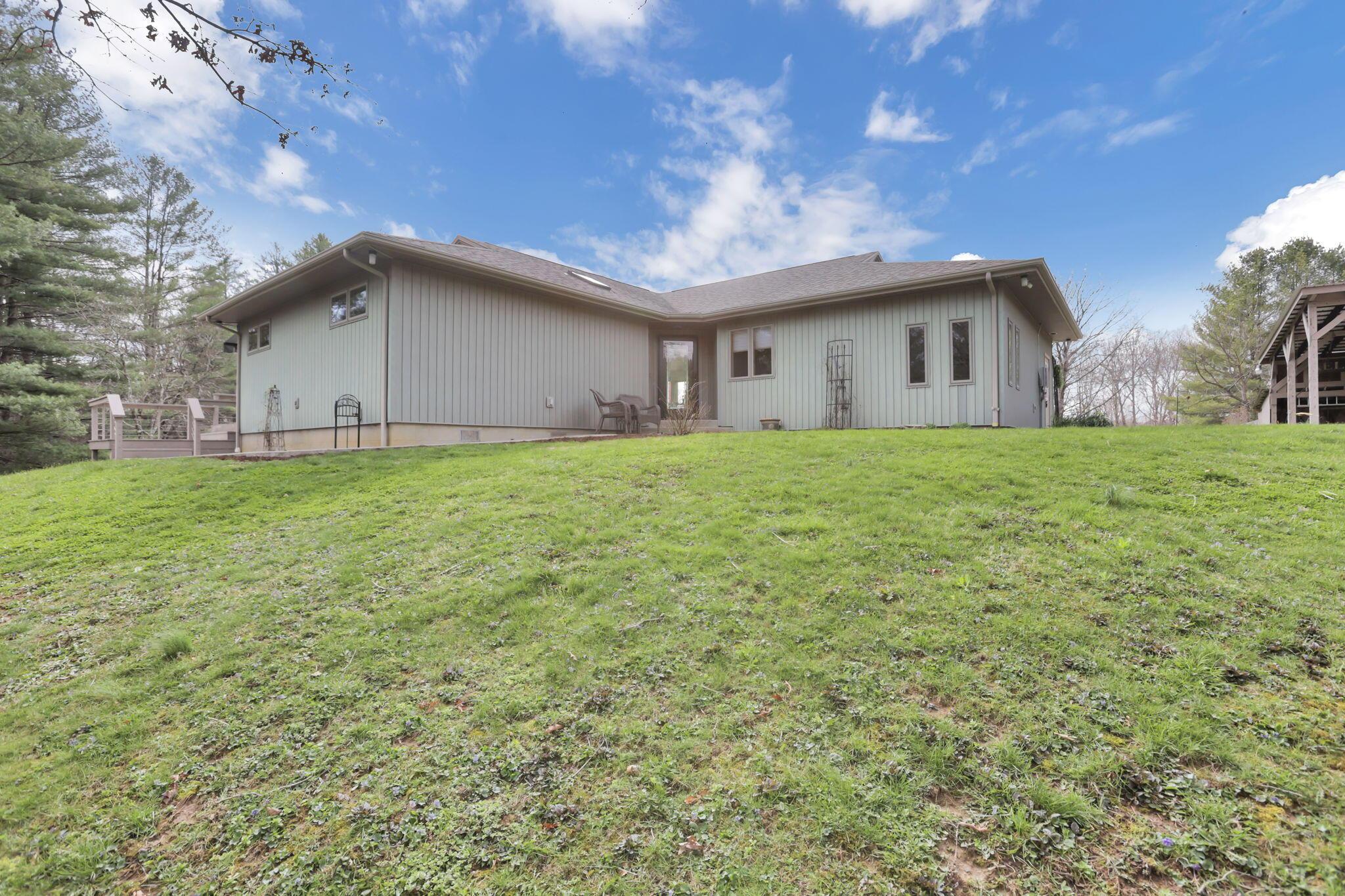 11135 Salem Road Athens, OH 45701 - Photo 2 of 90 56-web-or-mls-LO5A5677