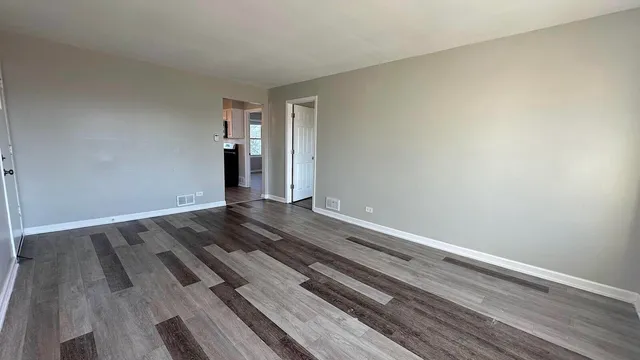 $1,400 | 1907 North 19th Avenue, Unit 1907, Melrose Park, IL 60160