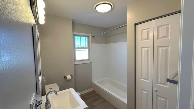 $1,400 | 1907 North 19th Avenue, Unit 1907, Melrose Park, IL 60160