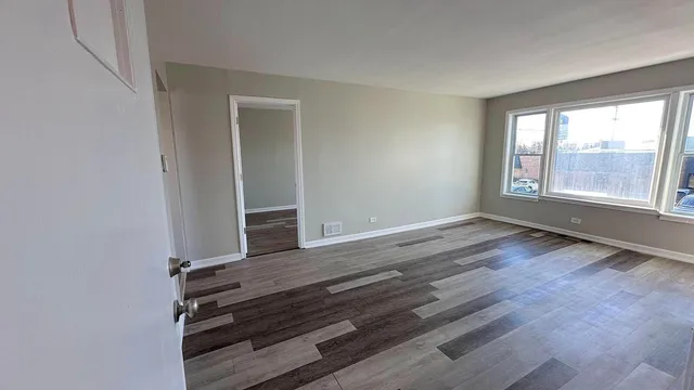 $1,400 | 1907 North 19th Avenue, Unit 1907, Melrose Park, IL 60160