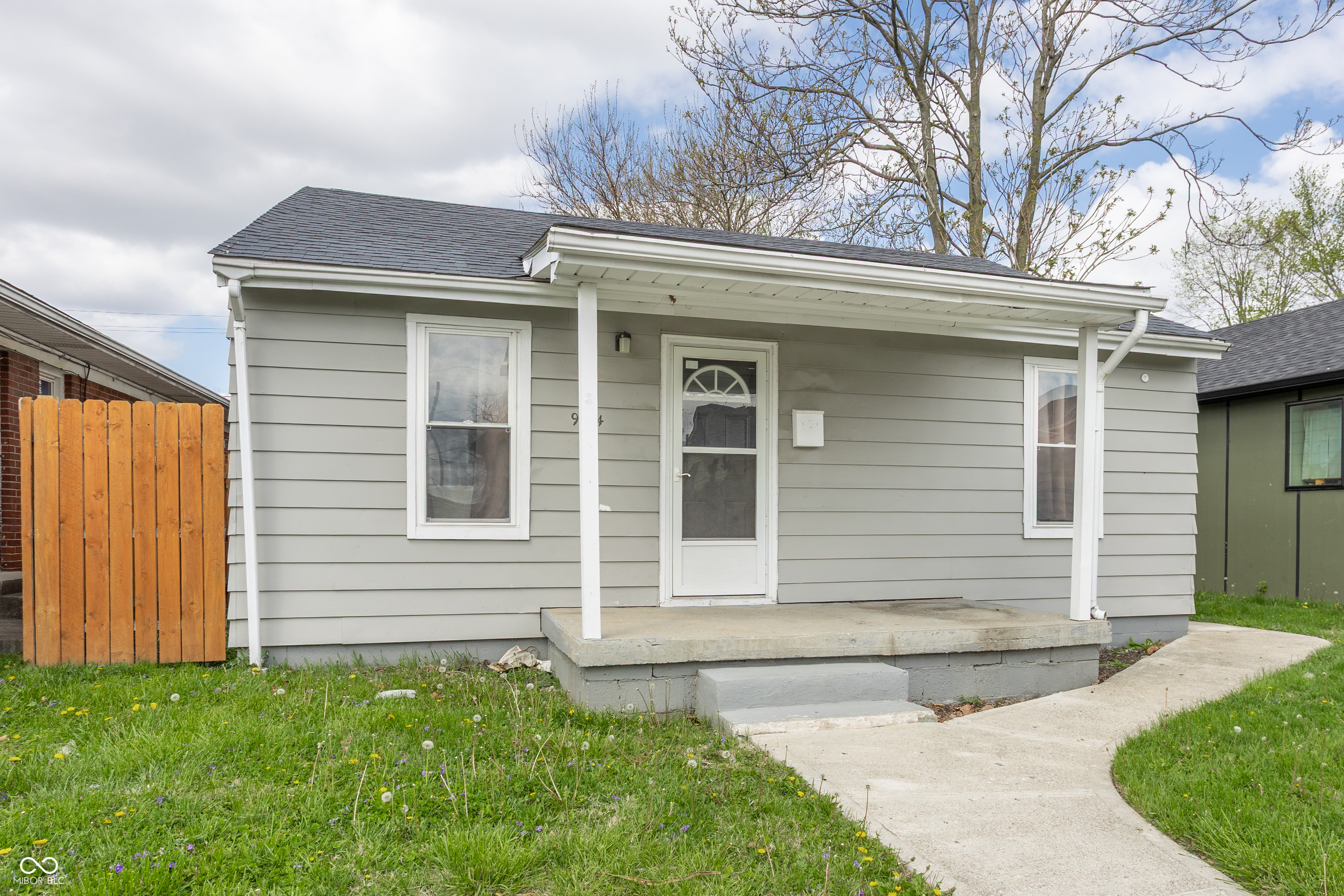 924 St Peter Street Indianapolis, IN 46203 - Photo 2 of 33