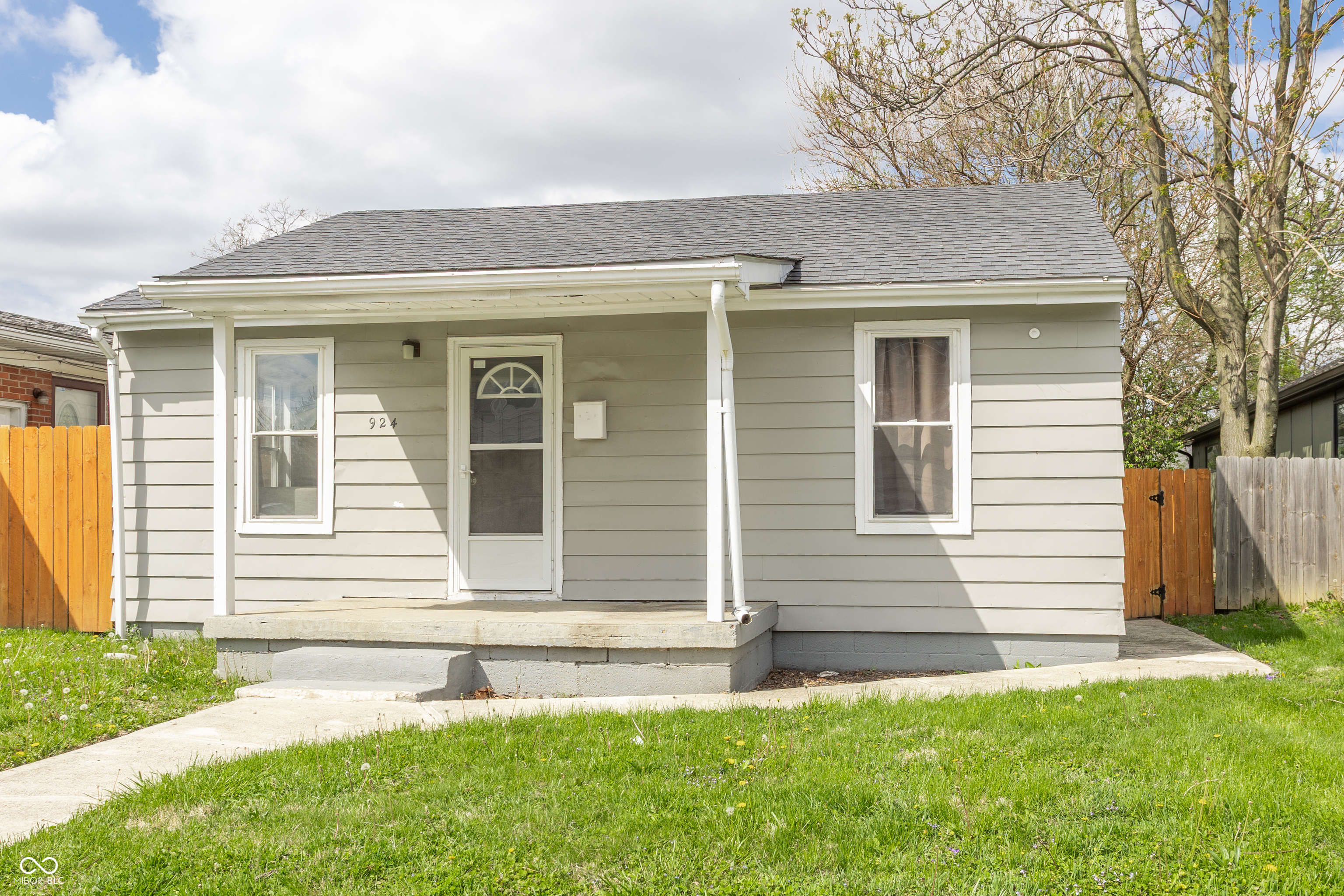 924 St Peter Street Indianapolis, IN 46203 - Photo 3 of 33