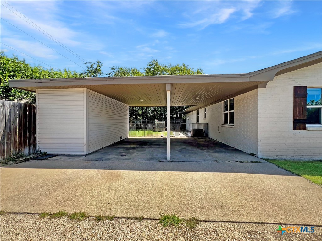 1311 West Main Street Gatesville, TX 76528 - Photo 26 of 30 a view of a backyard