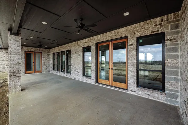 a view of an entryway with a house