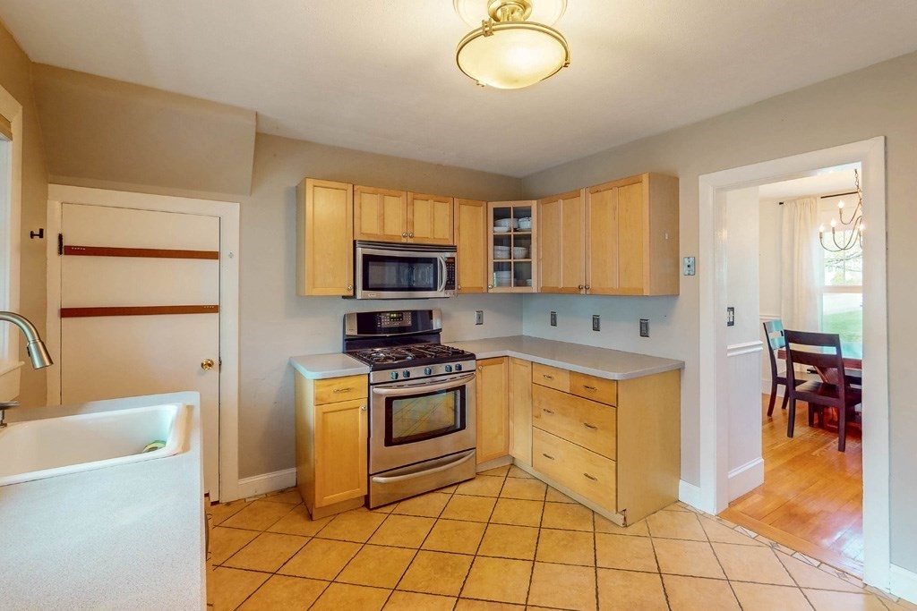54 Turner Street Dedham, MA 02026 - Photo 12 of 29