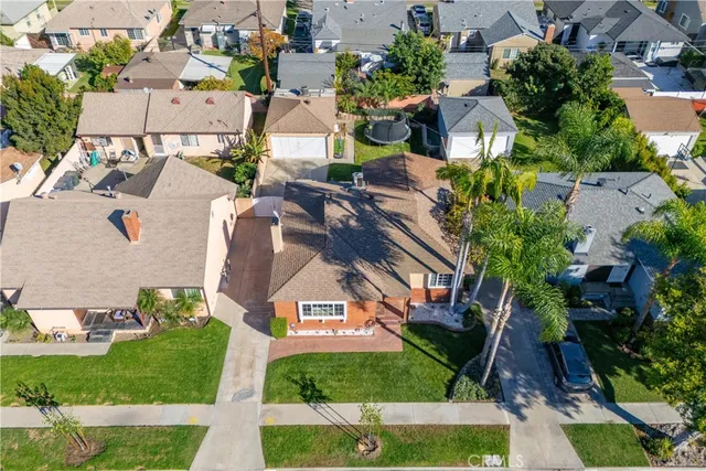 a view of entryway with a front view of a house