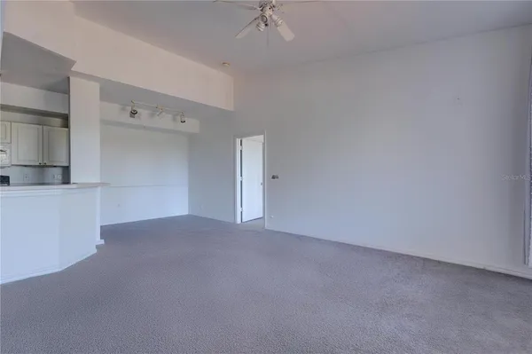 $1,500 | 5566 Metrowest Boulevard, Unit 2302, Orlando, FL 32811