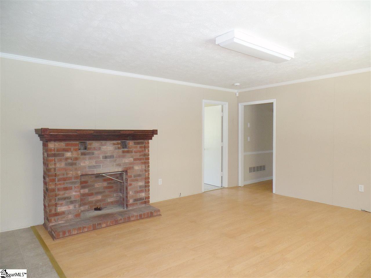 225 Inn Circle Fountain Inn, SC 29644 - Photo 4 of 9