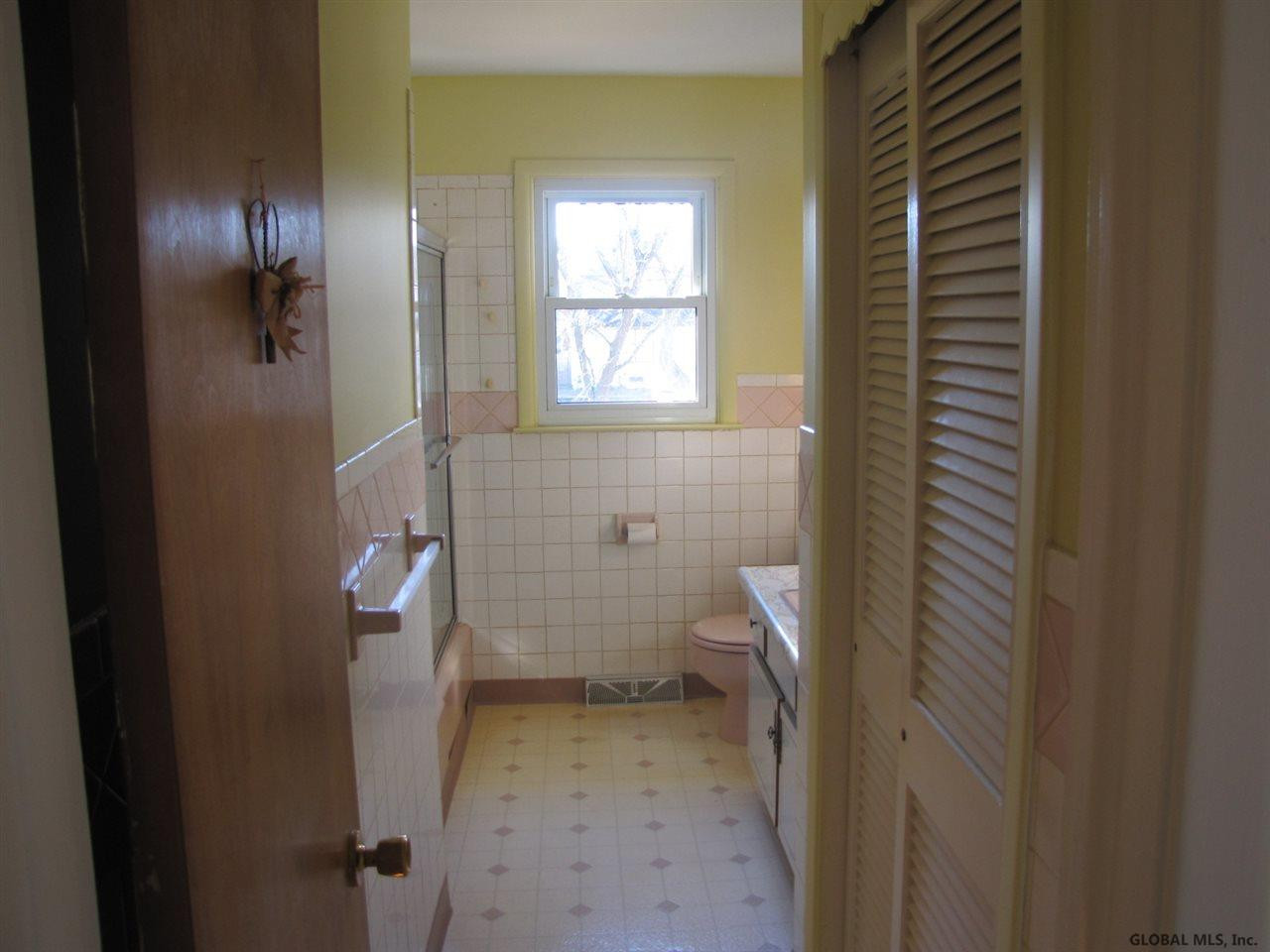 3104 East Old State Road Schenectady, NY 12303 - Photo 14 of 23 Photo 14