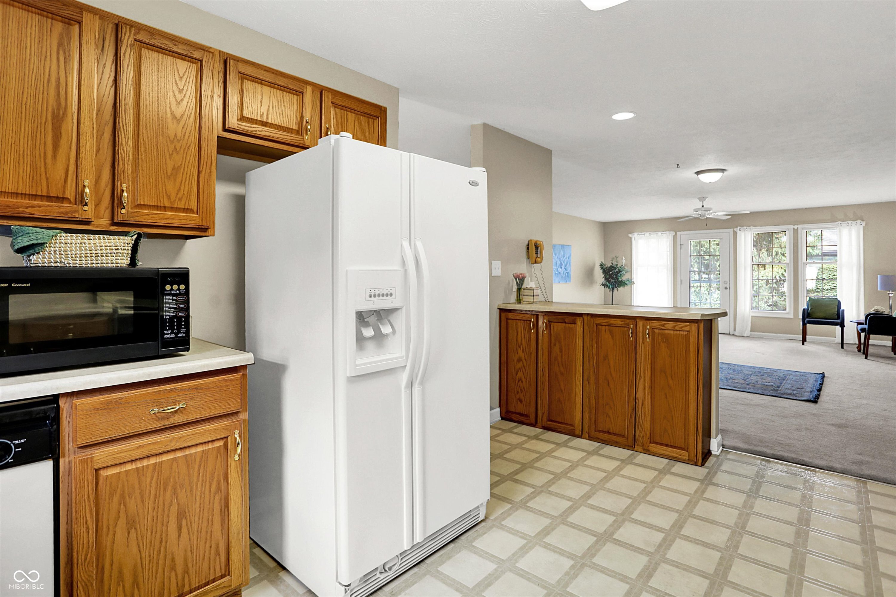6044 Stratton Court Columbus, IN 47203 - Photo 11 of 26 Gallery Image 11