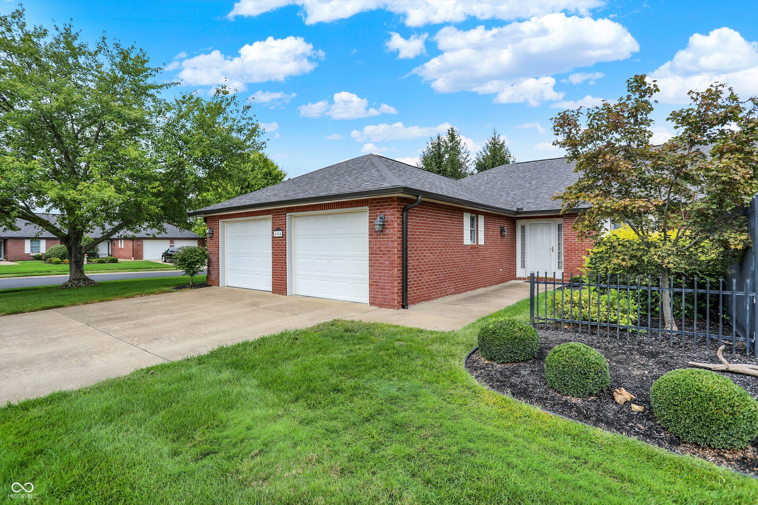 6044 Stratton Court Columbus, IN 47203 - Photo 2 of 26 Gallery Image 2