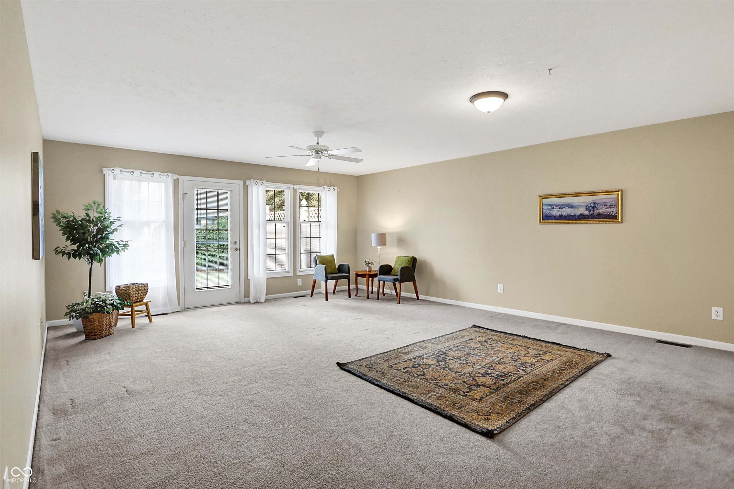 6044 Stratton Court Columbus, IN 47203 - Photo 7 of 26 Gallery Image 7