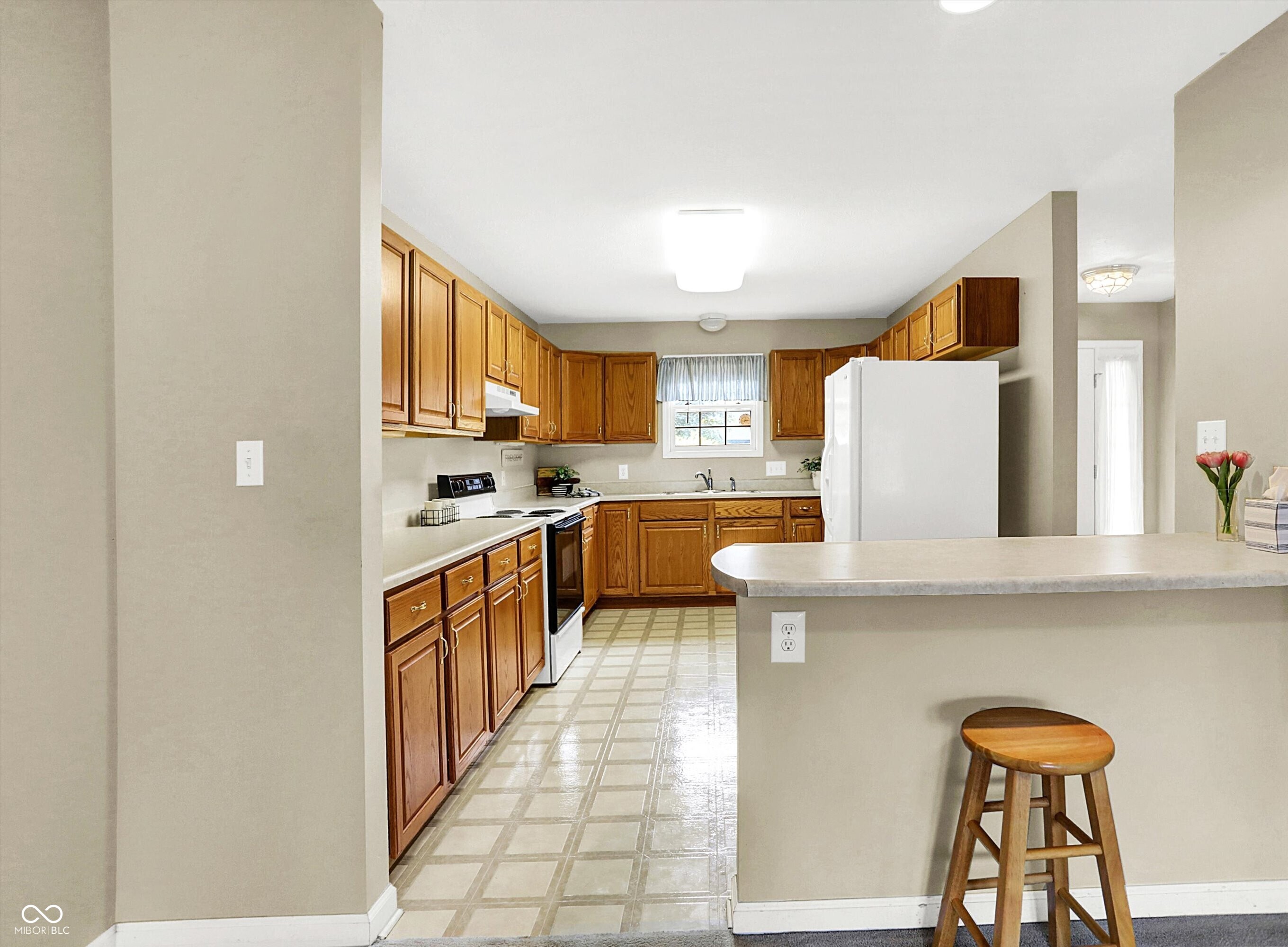 6044 Stratton Court Columbus, IN 47203 - Photo 8 of 26 Gallery Image 8