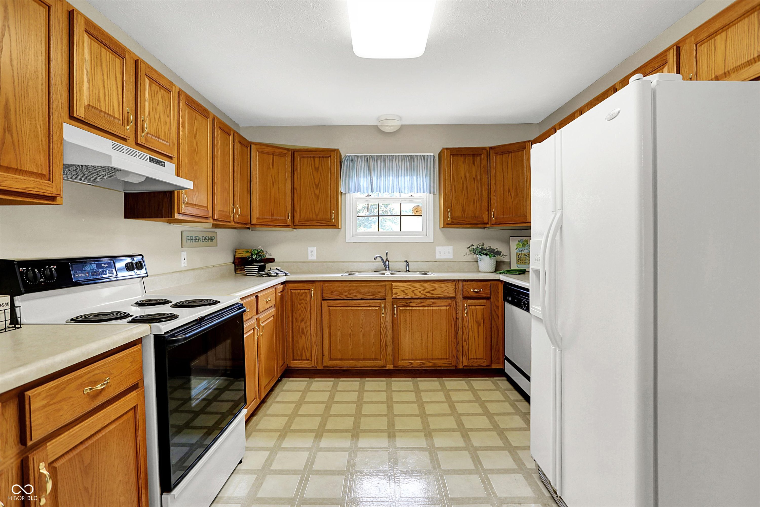 6044 Stratton Court Columbus, IN 47203 - Photo 10 of 26 Gallery Image 10
