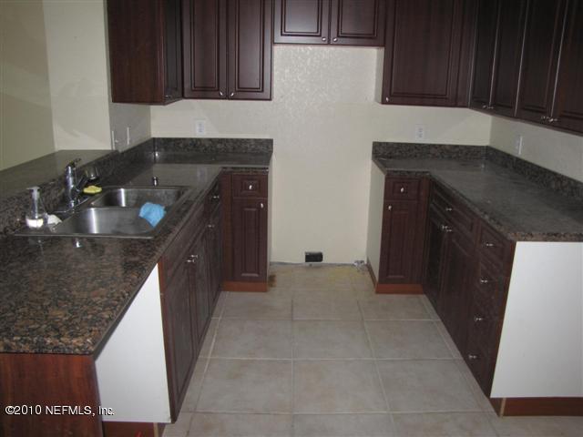 9745 Touchton Road, Unit 2702 Jacksonville, FL 32246 - Photo 8 of 9 Kitchen