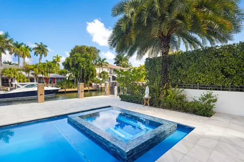 $6,495,000 | 424 Coconut Isle Drive, Fort Lauderdale, FL 33301