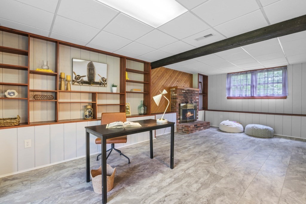 10 Wyman Road Billerica, MA 01821 - Photo 21 of 33 a room with furniture