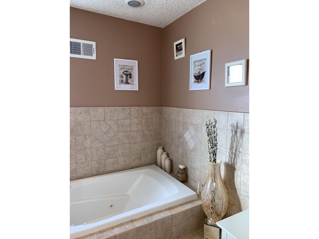 31 Preston Road Colonia, NJ 07067 - Photo 20 of 22 Gallery Image 20