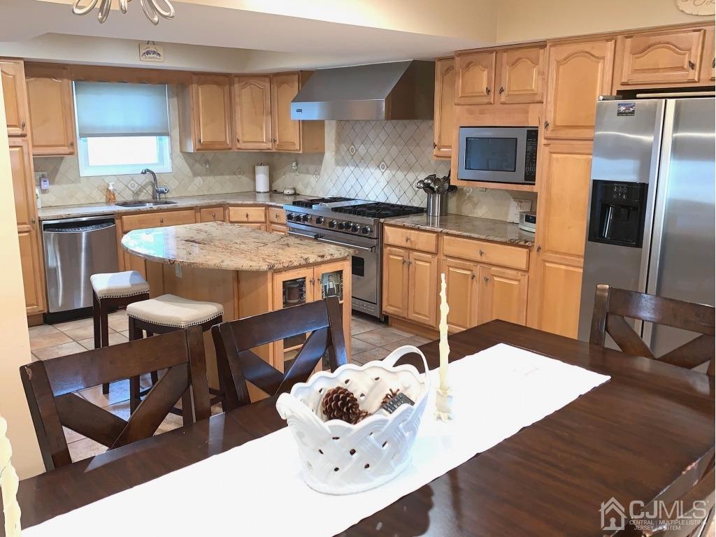31 Preston Road Colonia, NJ 07067 - Photo 6 of 22 Gallery Image 6