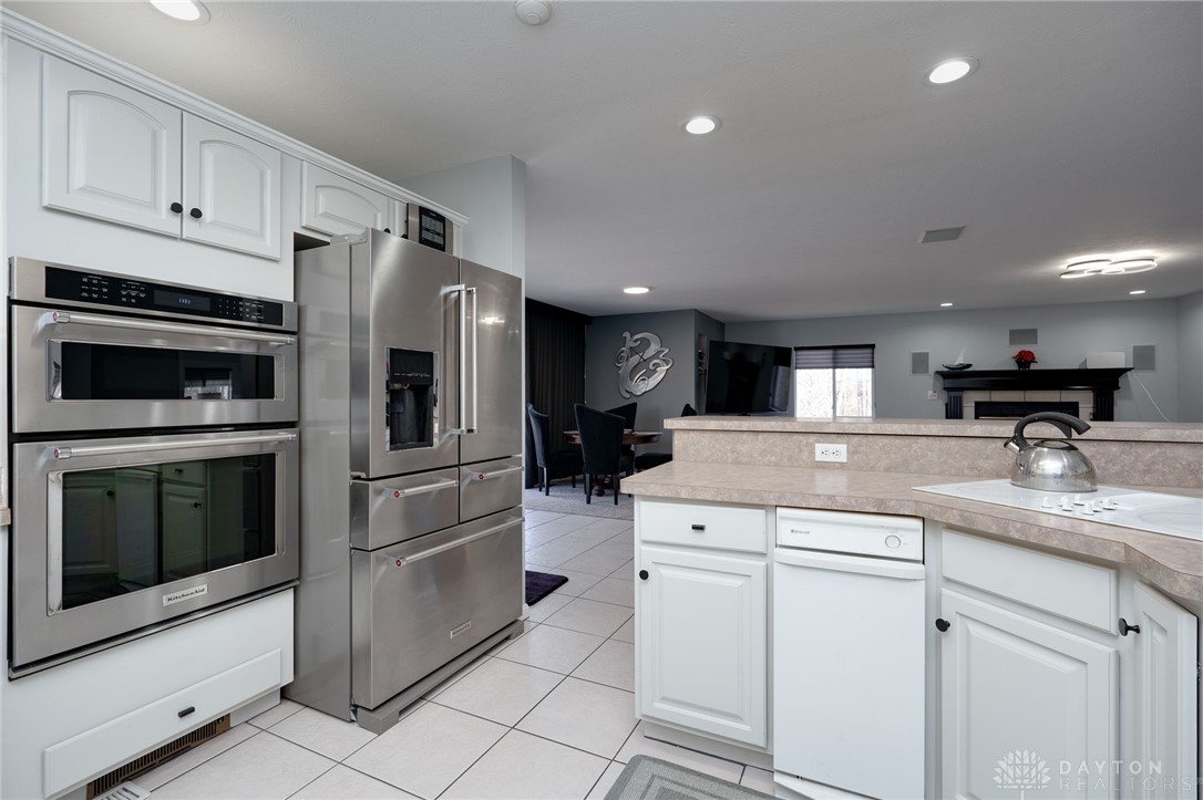 3535 Waynesville Road Bellbrook, OH 45305 - Photo 11 of 65 These newer stainless finished appliances stay with the home.