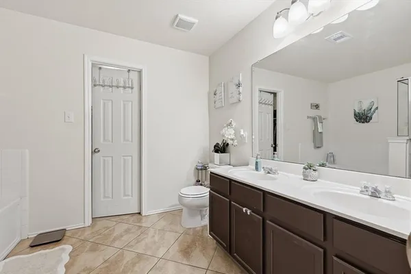 $2,650 | 14820 Ledgeview Court, Balch Springs, TX 75180